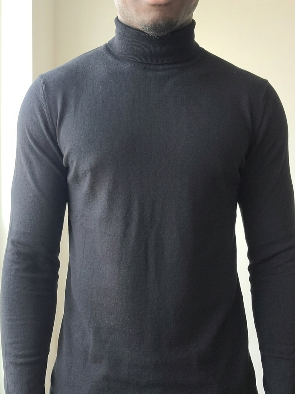 Pull&Bear Men's Black Turtleneck- Size L